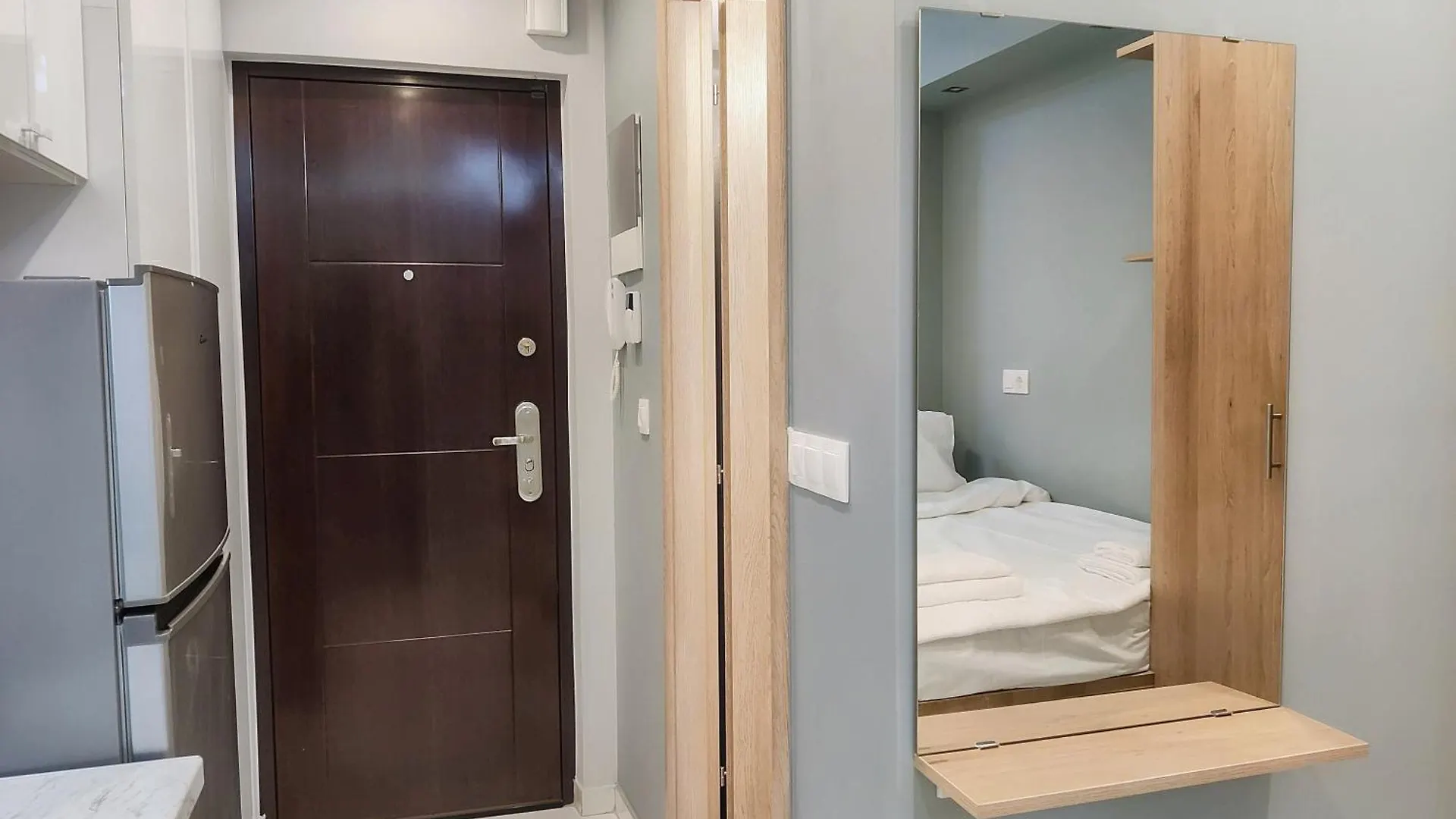 Stylish Fully Equipped City Center Condo Θεσσαλονίκη