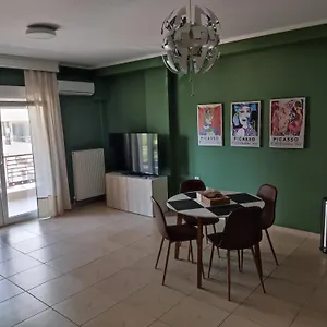 Cozy Apt! Friends & Family - Private Paid Parking Διαμέρισμα